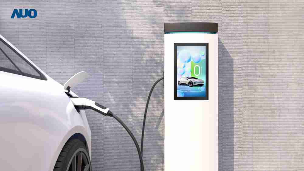 友達〝EVSE車用充電樁解決方案〞專為電動汽車充電樁設計，，具有高亮度、、克服戶外艱難環境的耐溫、、、耐紫外線等特性，，並搭載散熱性及擴充性強的高效能工業電腦，，，可實現人機互動訴求，，，如資訊顯示、、、、支付等應用