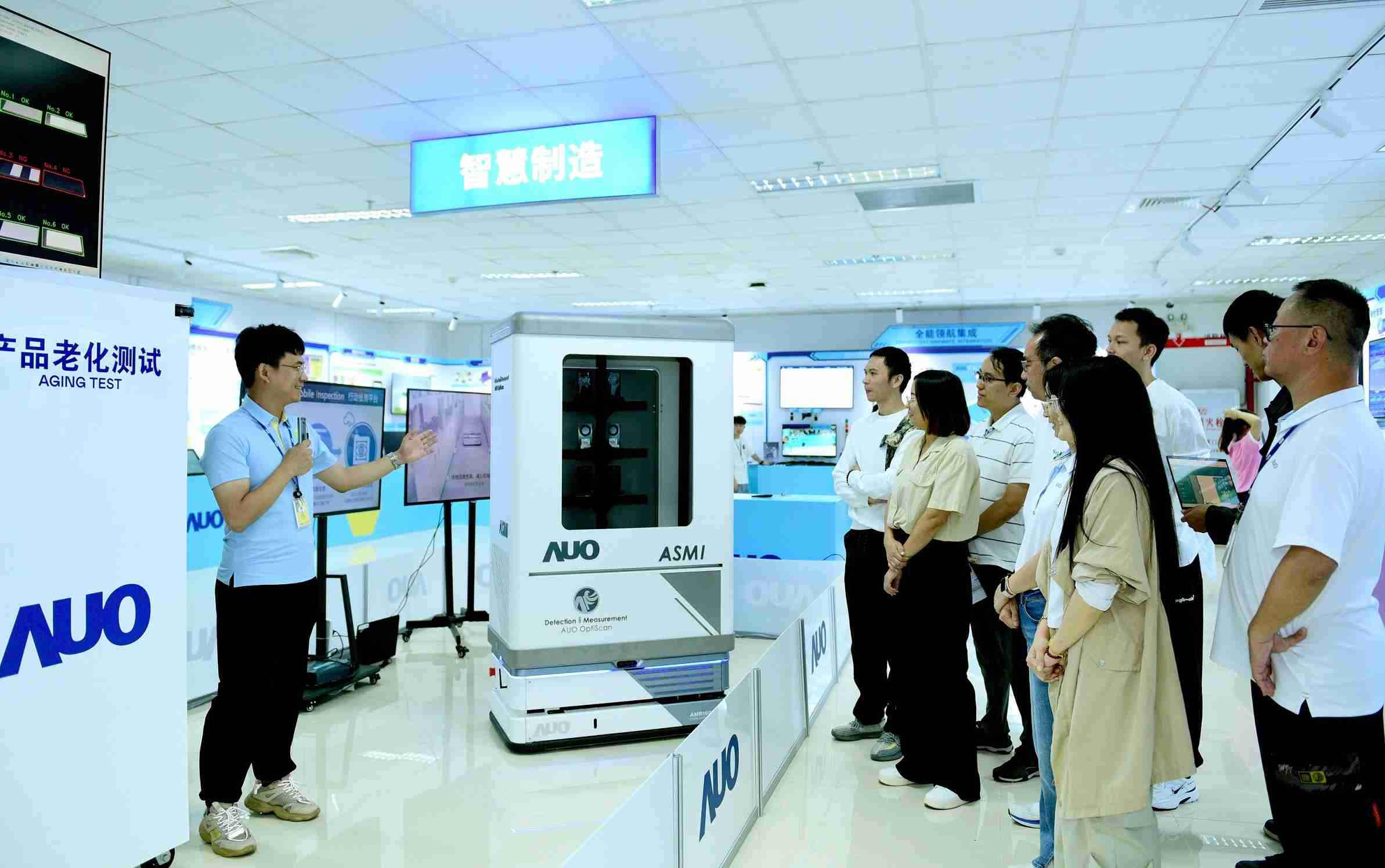 NG大舞台厦门将5G+ABC技术串联生产管理全流程，，，打通研发、、、采购、、生管、、制程、、、、设备、、、、质量等产品全生命周期制造流程，，，完成数字化设计、、、、智慧供应链、、、智能座舱、、、全流程设备管理、、、、数据驱动优化、、、智慧在线检测、、、智慧品管等自适应生产模式升级